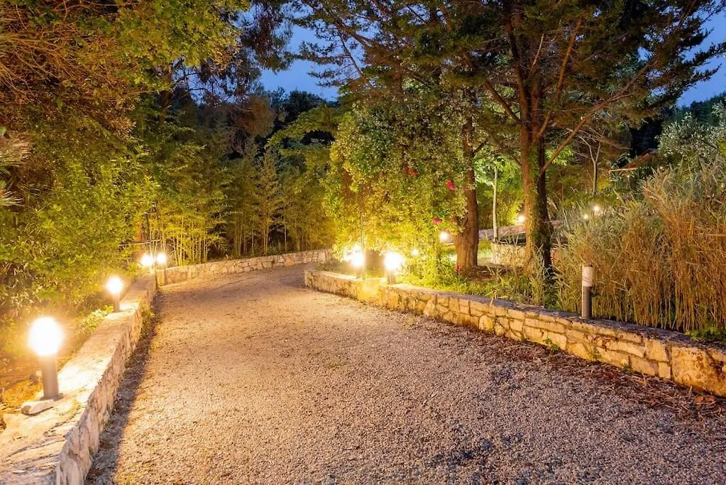 Pure Nature Haven By The Sea With Hot Tub Rovinj