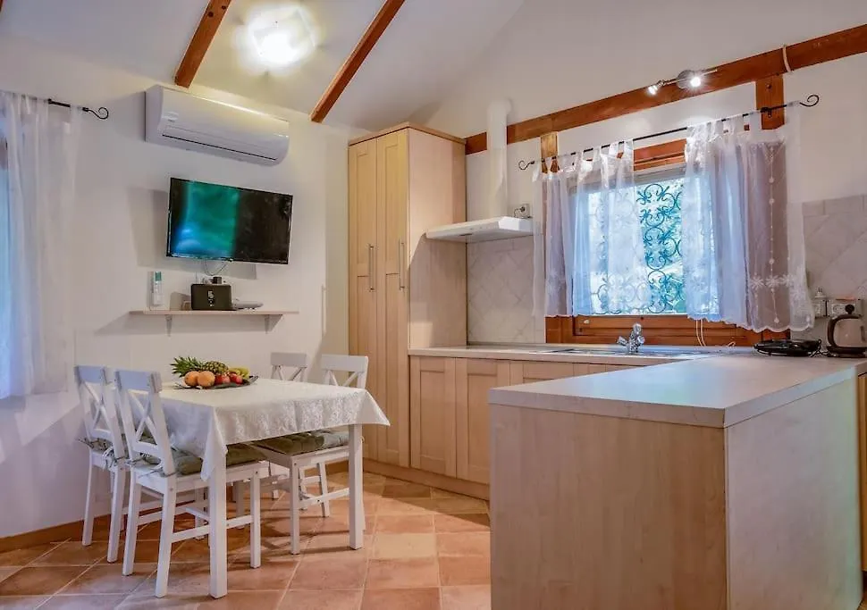 Pure Nature Haven By The Sea With Hot Tub Rovinj